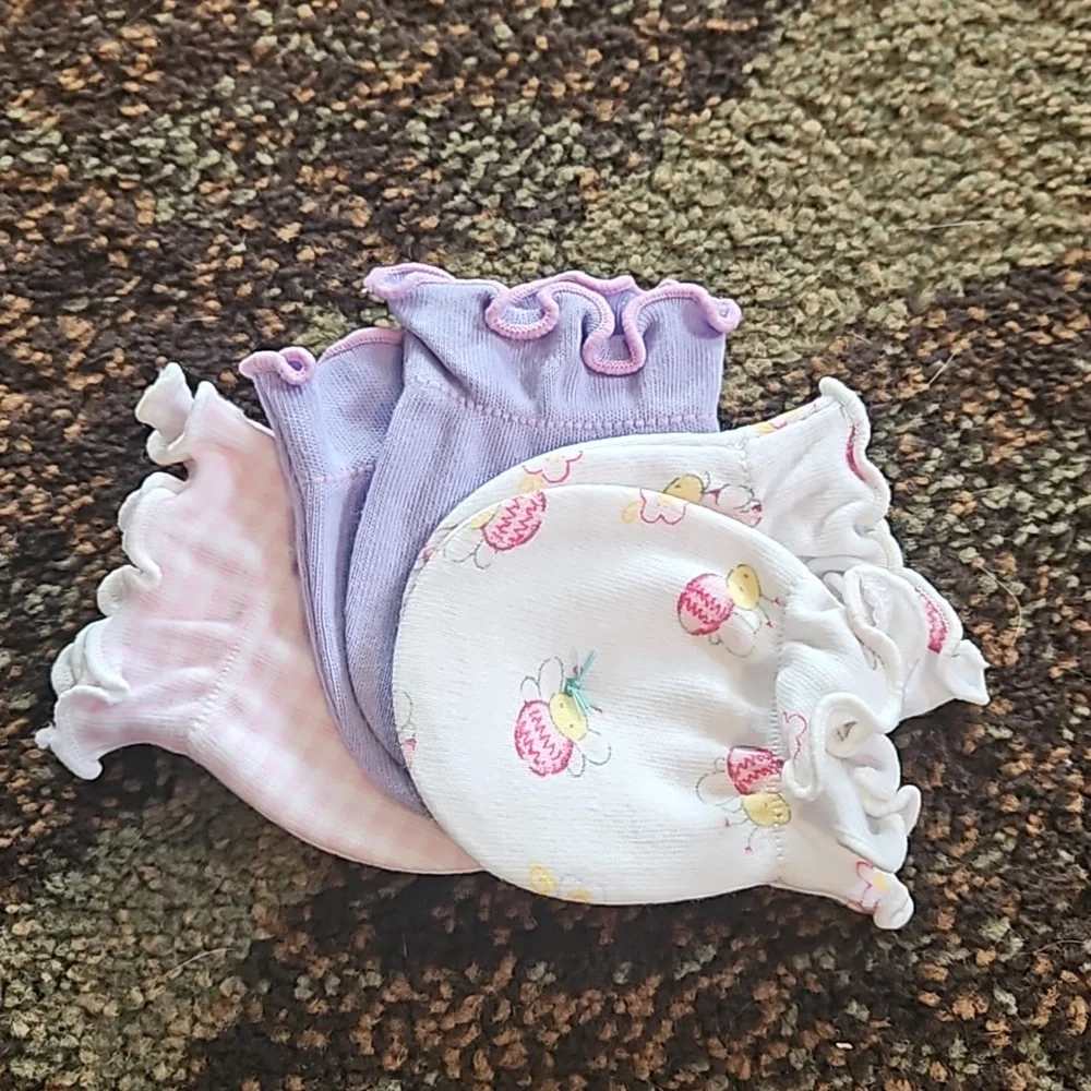 NWOT baby mittens